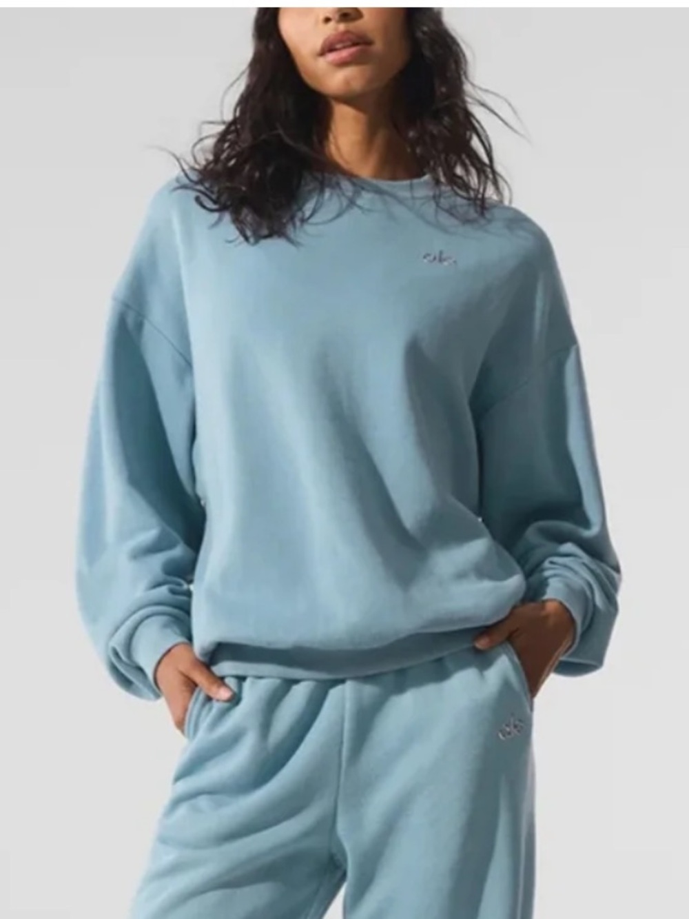 ALO Yoga Women’s Accolade Crewneck Pullover Sweatshirt in Celestial Blue XL
